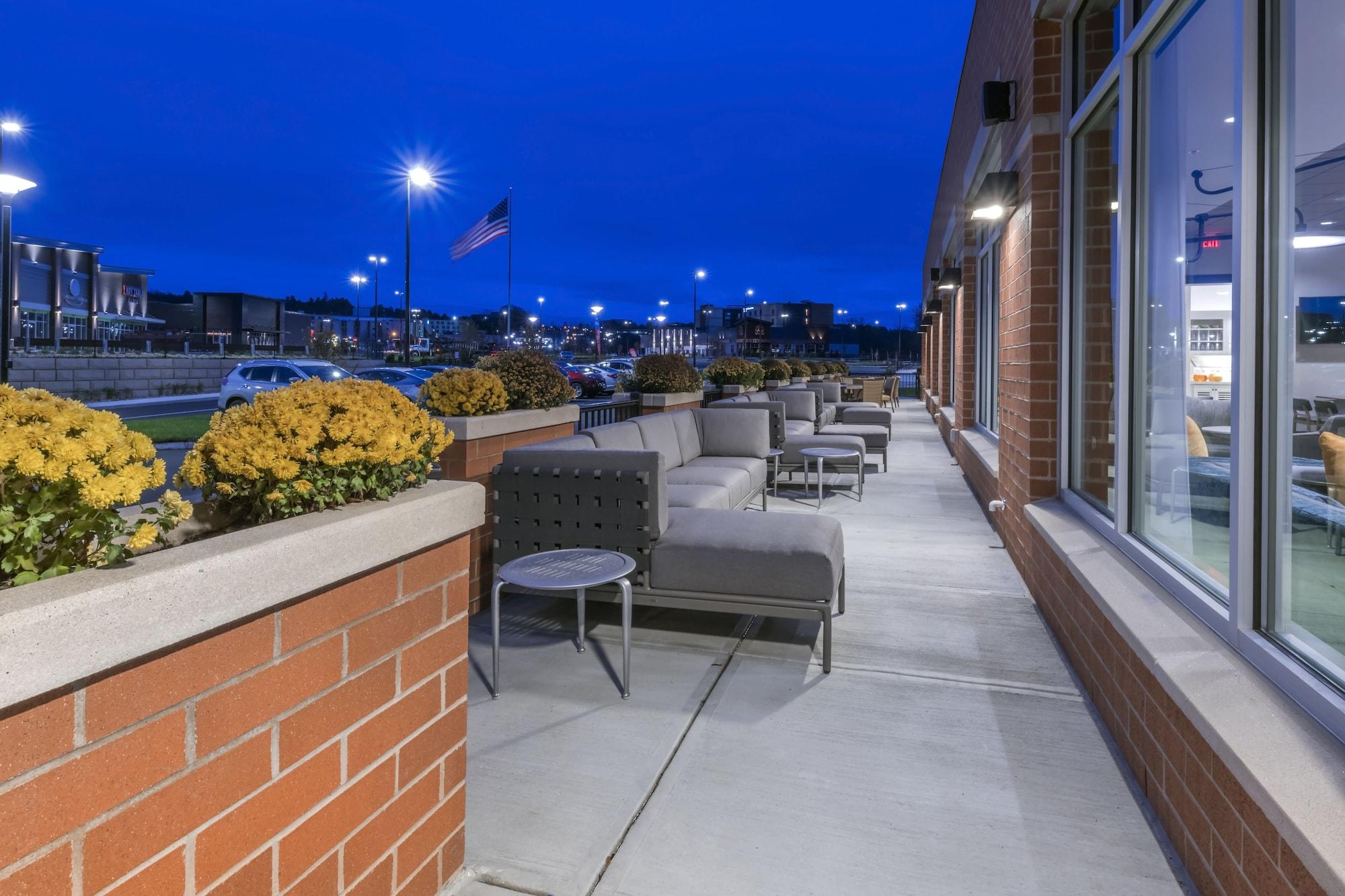 Hyatt Place Marlborough/Apex Center Exterior photo
